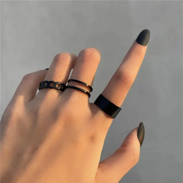 Heart Black Rings Set